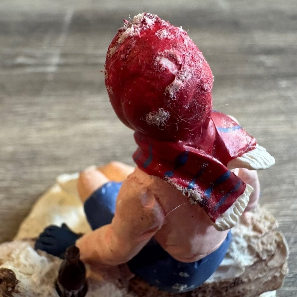 Vintage 1996 Coca Cola Christmas Town Square Collection Skaters Pause Figurine - Picture 5 of 8